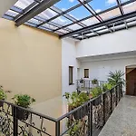 Schloss Haus Boutique Брашов